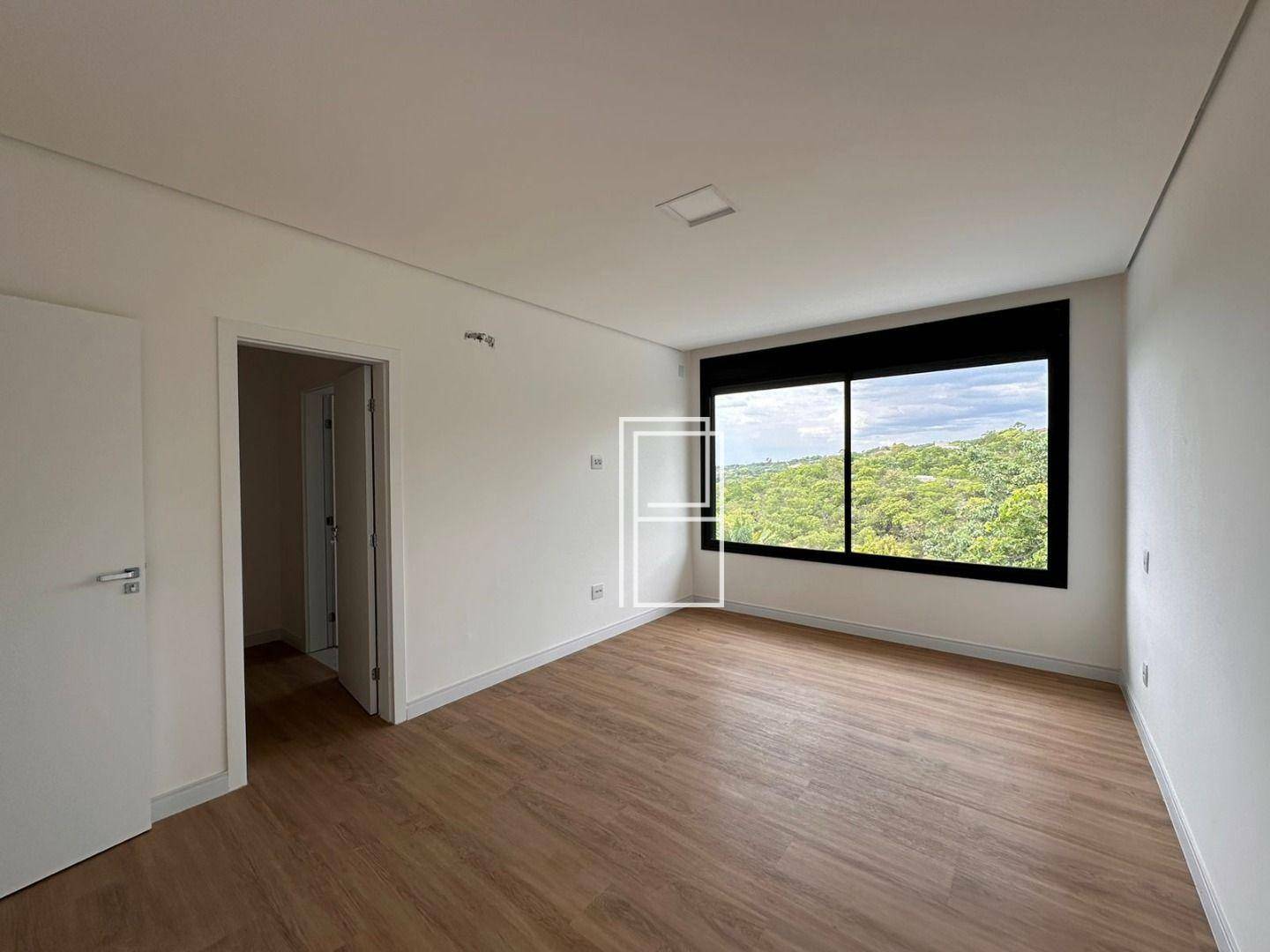 Casa de Condomínio à venda com 4 quartos, 290m² - Foto 12