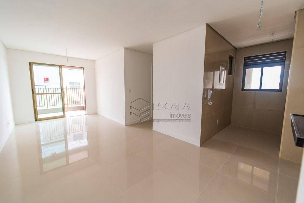 Apartamento à venda com 2 quartos, 61m² - Foto 4