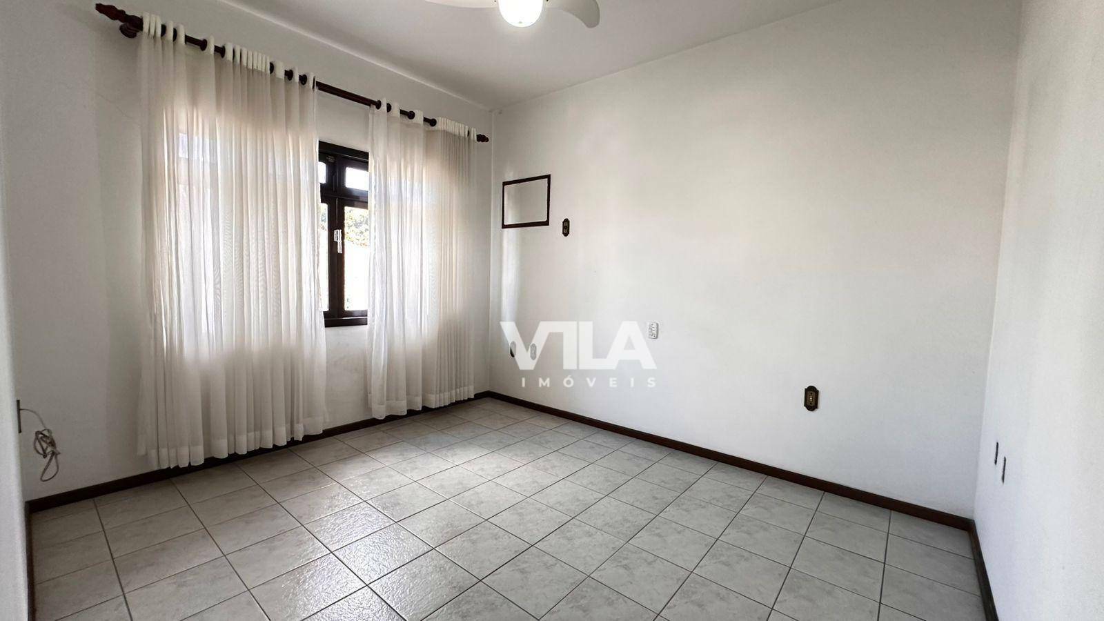 Casa à venda com 6 quartos, 305m² - Foto 21