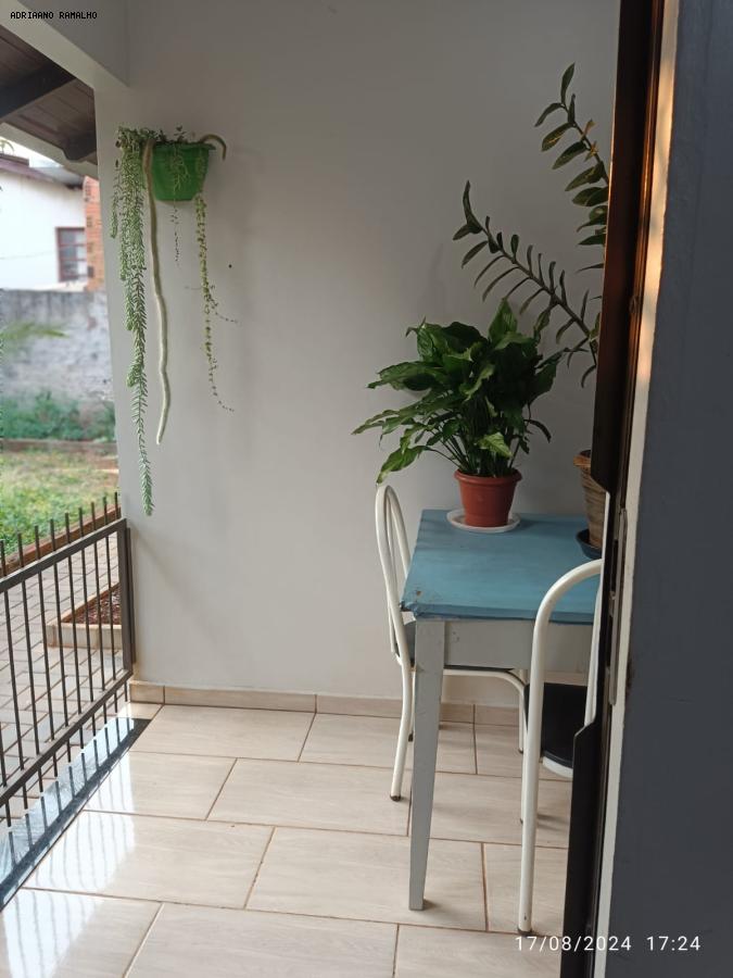 Casa à venda com 4 quartos, 145m² - Foto 11