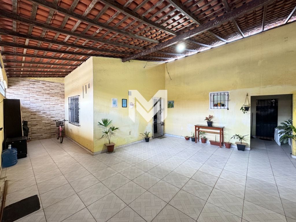 Casa à venda com 2 quartos, 200m² - Foto 2