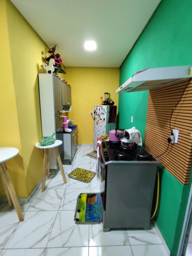 Casa à venda com 8 quartos, 96m² - Foto 8