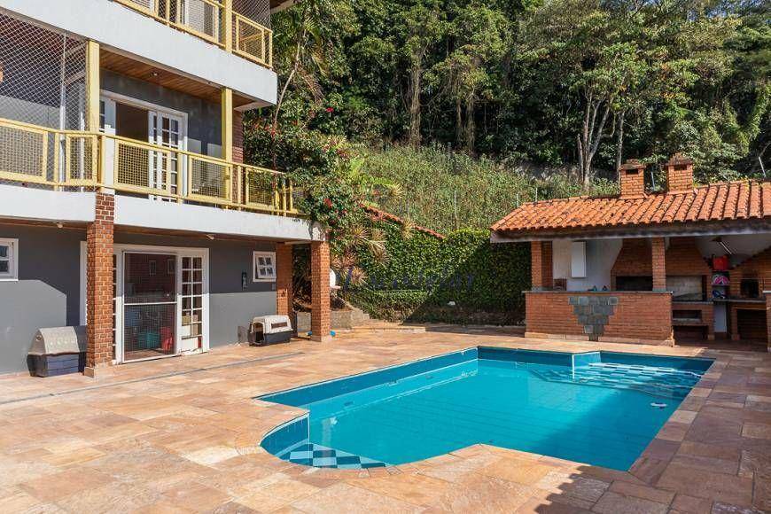 Sobrado à venda com 4 quartos, 418m² - Foto 1