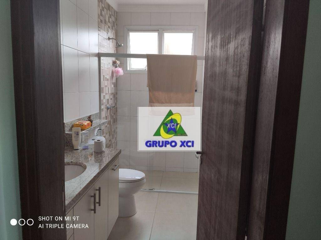 Casa à venda com 3 quartos, 220m² - Foto 15