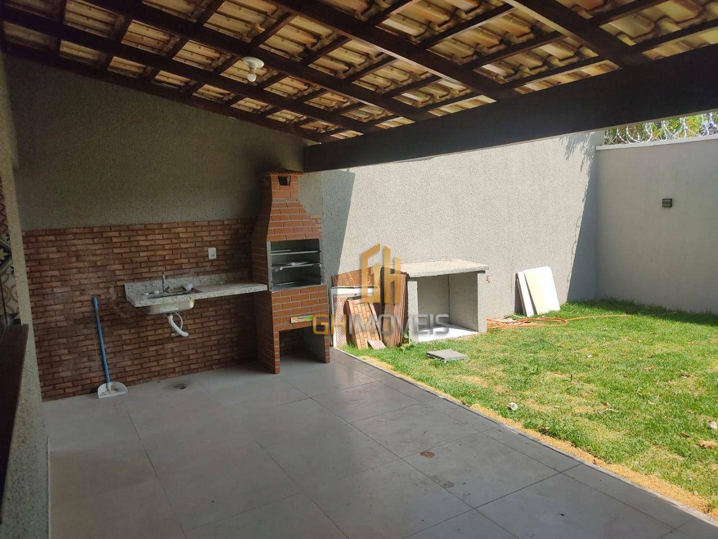 Casa à venda com 2 quartos, 90m² - Foto 1