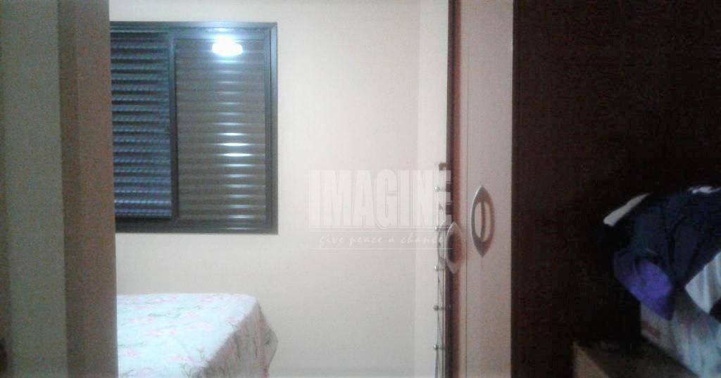 Apartamento à venda com 3 quartos, 70m² - Foto 4