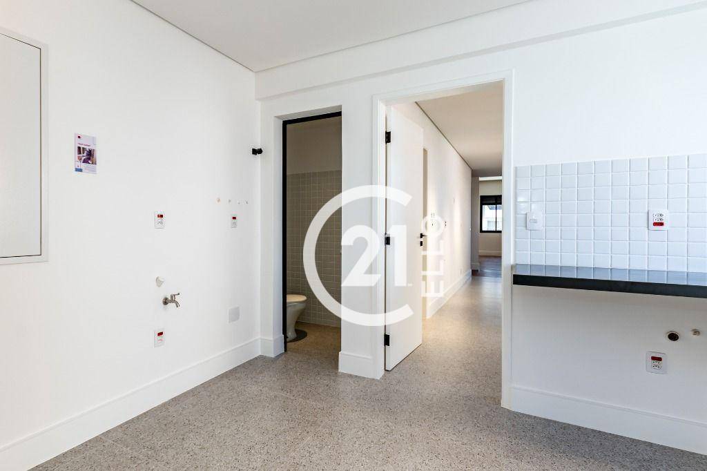 Apartamento à venda com 3 quartos, 212m² - Foto 9