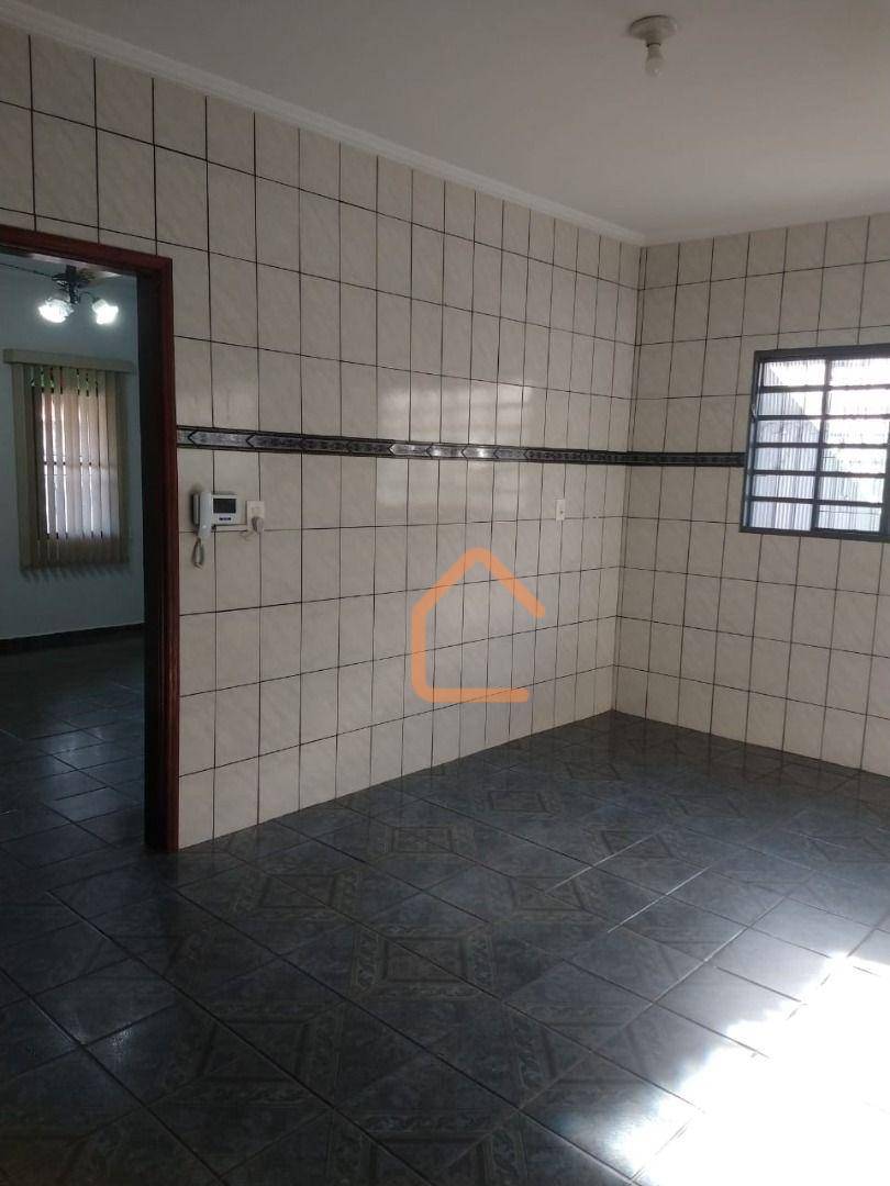 Casa à venda com 3 quartos, 193m² - Foto 4