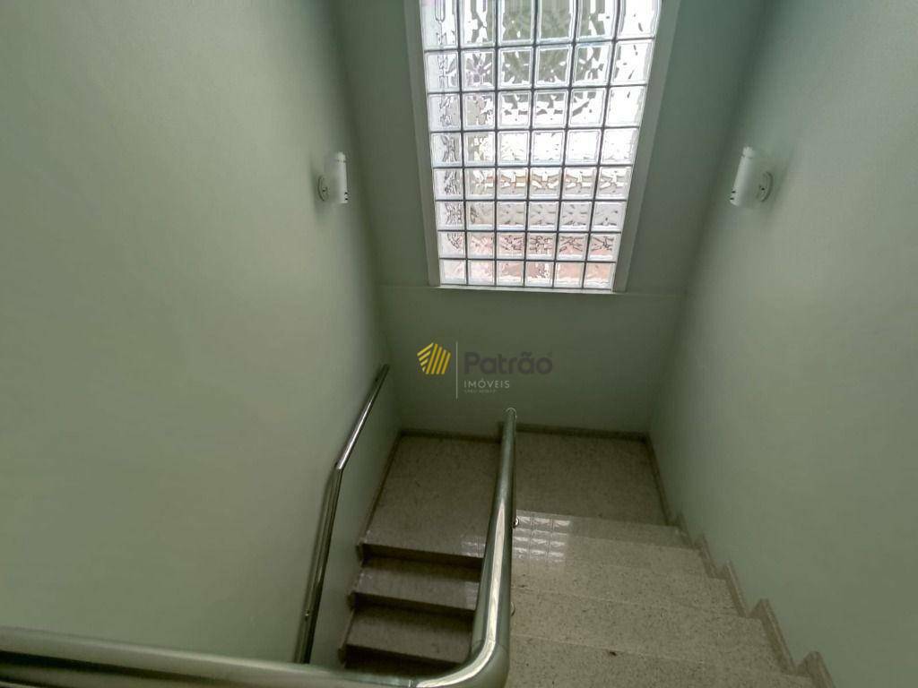 Sobrado à venda com 3 quartos, 318m² - Foto 15