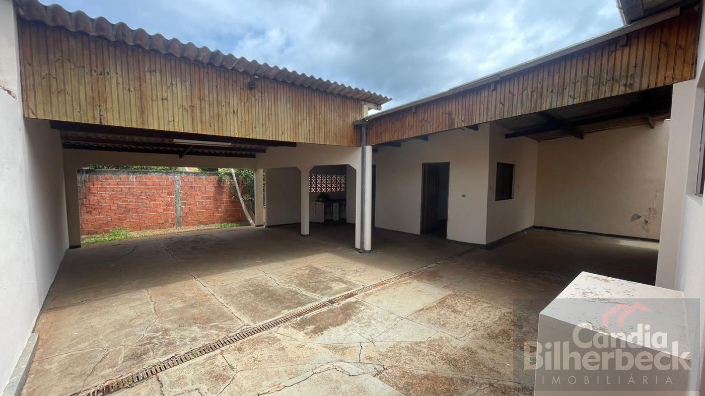 Casa à venda com 4 quartos, 360m² - Foto 2