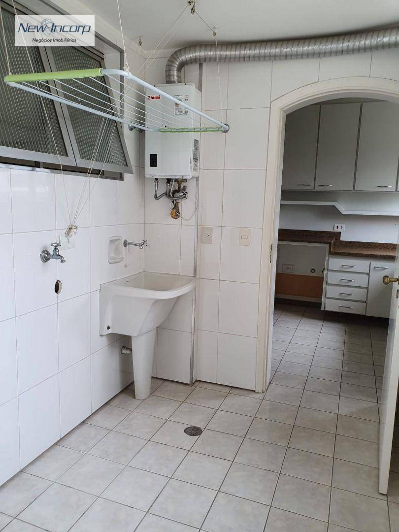 Apartamento à venda com 3 quartos, 140m² - Foto 2