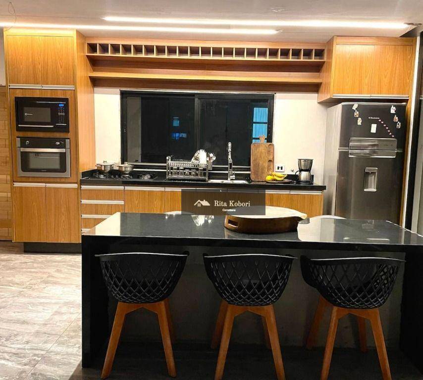 Sobrado à venda com 5 quartos, 300m² - Foto 2