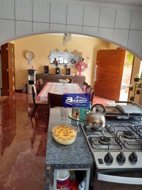 Sobrado à venda com 3 quartos, 352m² - Foto 12