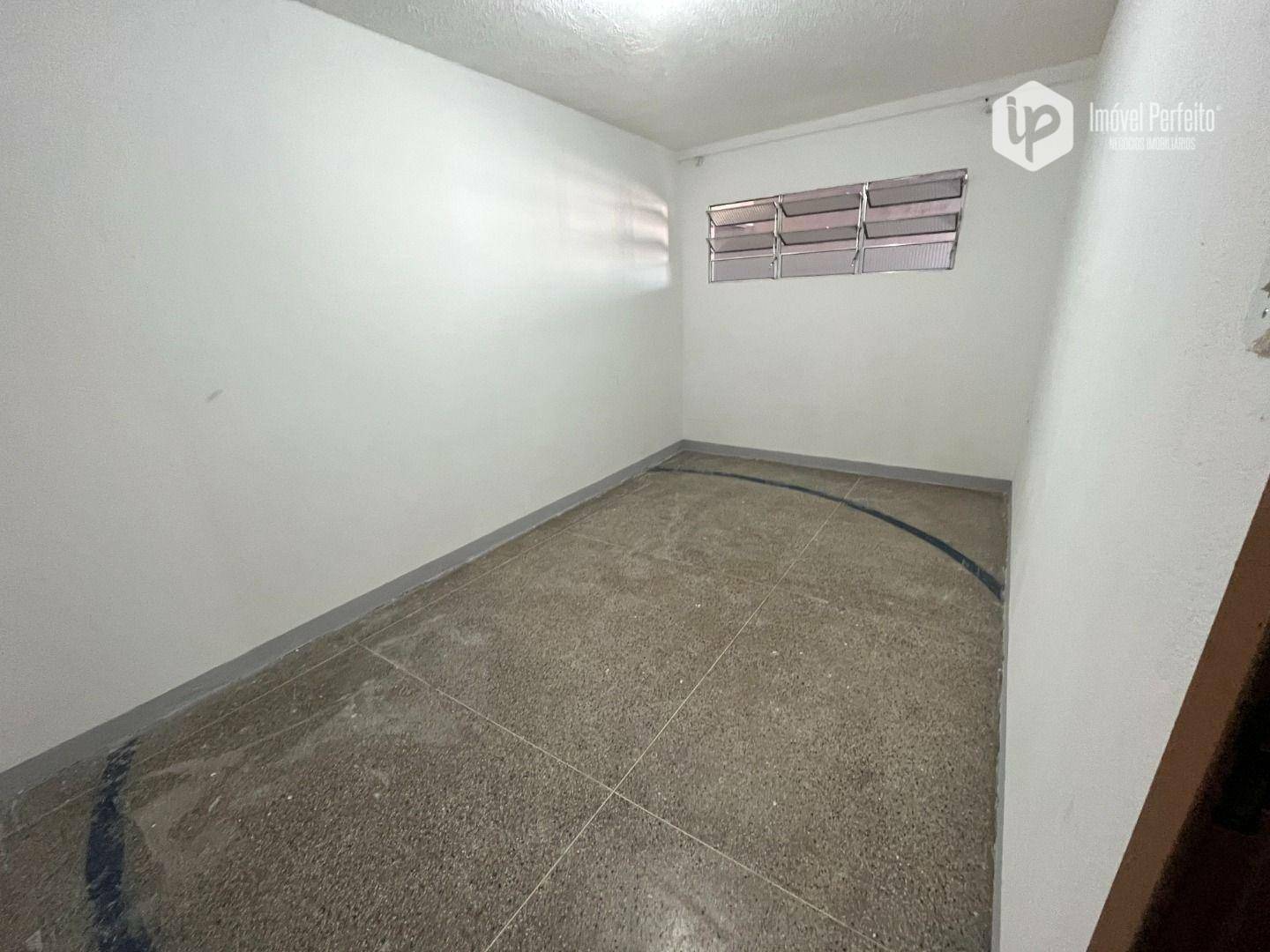 Apartamento para alugar com 2 quartos, 65m² - Foto 4