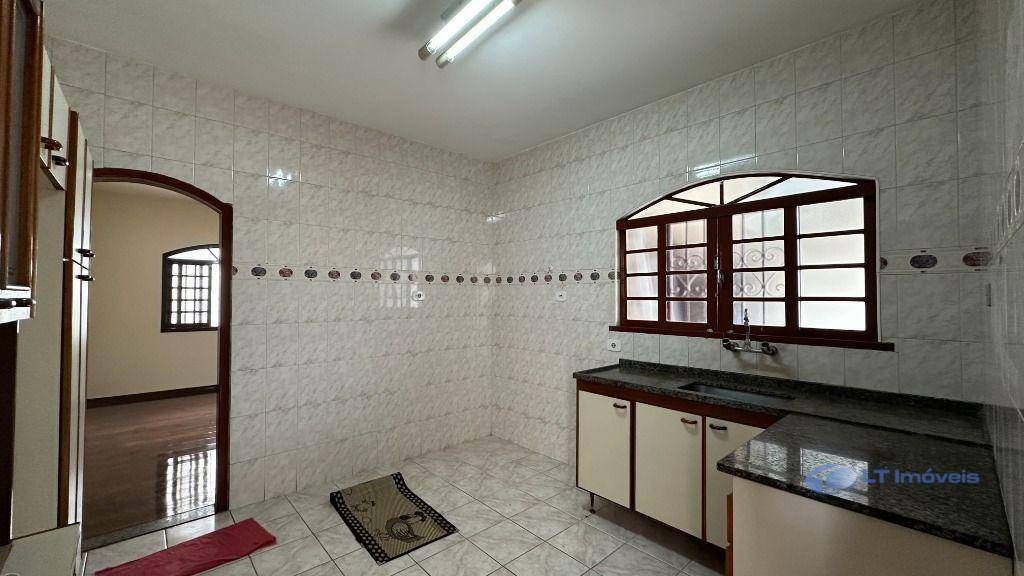 Casa para alugar com 3 quartos, 152m² - Foto 28