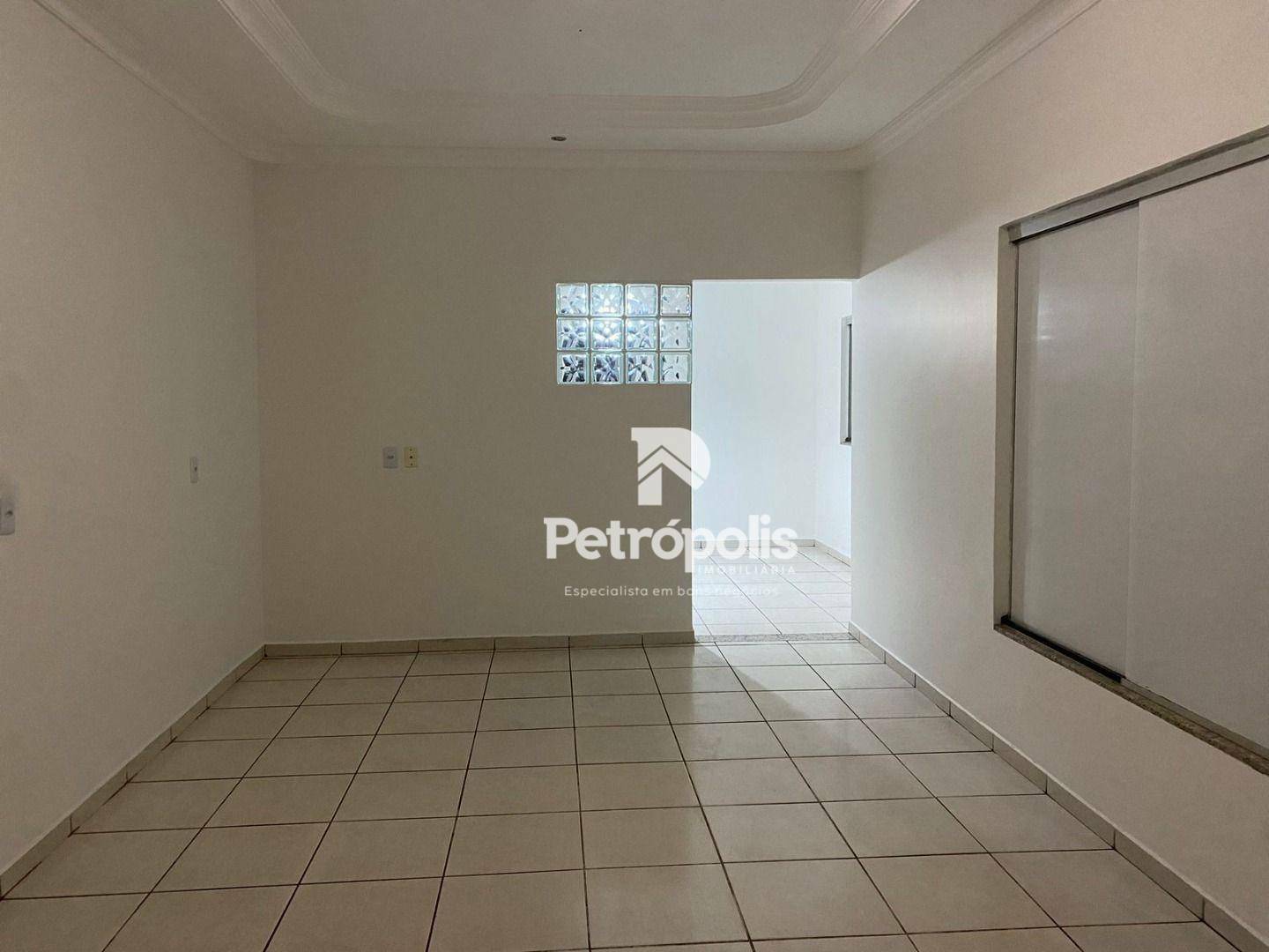 Casa à venda com 4 quartos, 180m² - Foto 3