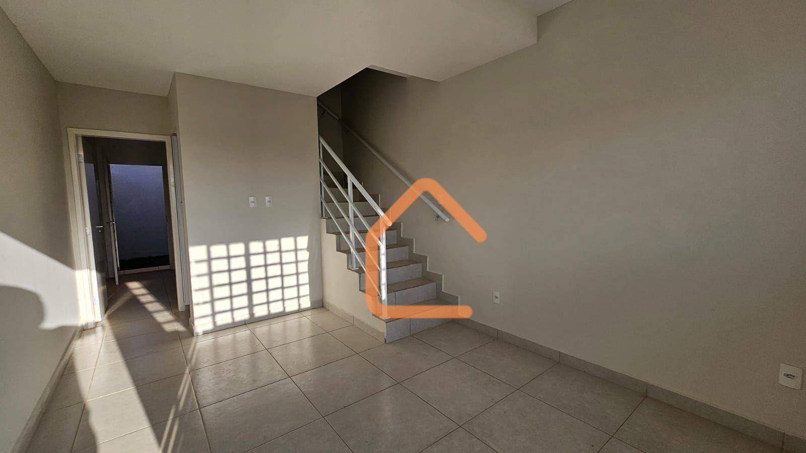 Casa à venda com 2 quartos, 61m² - Foto 4