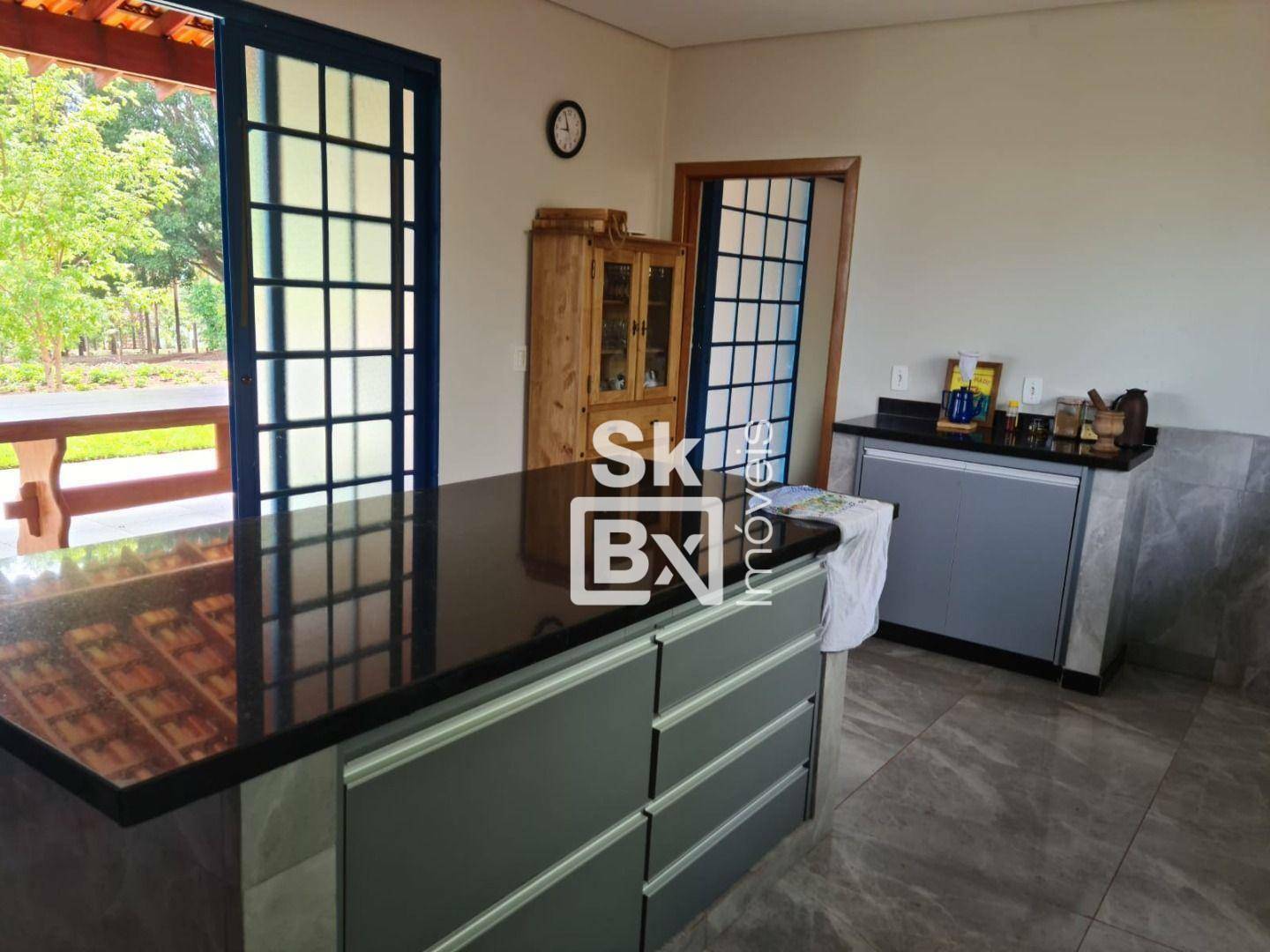 Chácara à venda com 3 quartos, 200m² - Foto 17