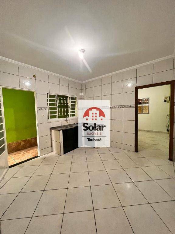 Casa à venda com 2 quartos, 70m² - Foto 2