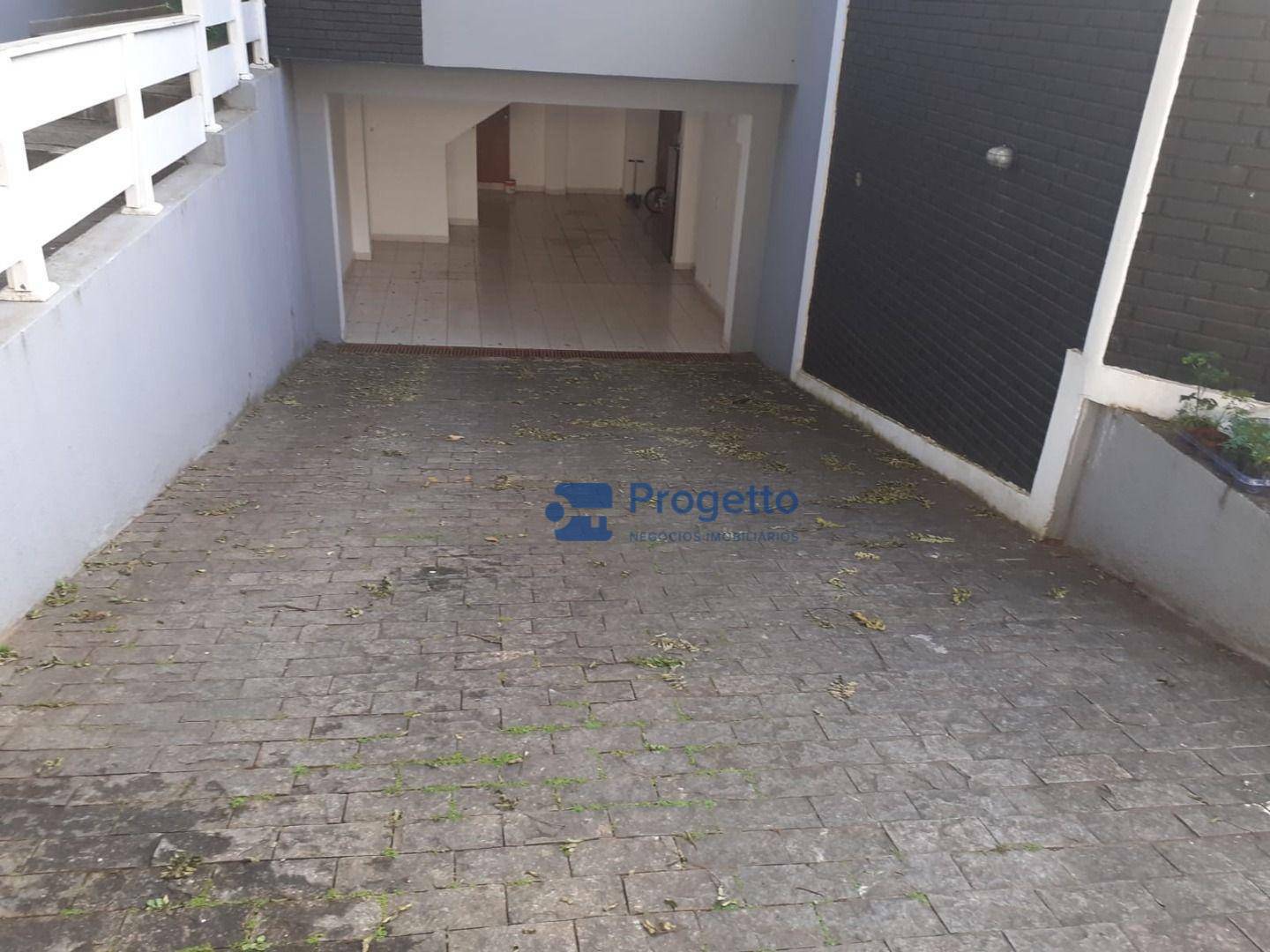 Casa de Condomínio à venda com 3 quartos, 395m² - Foto 2