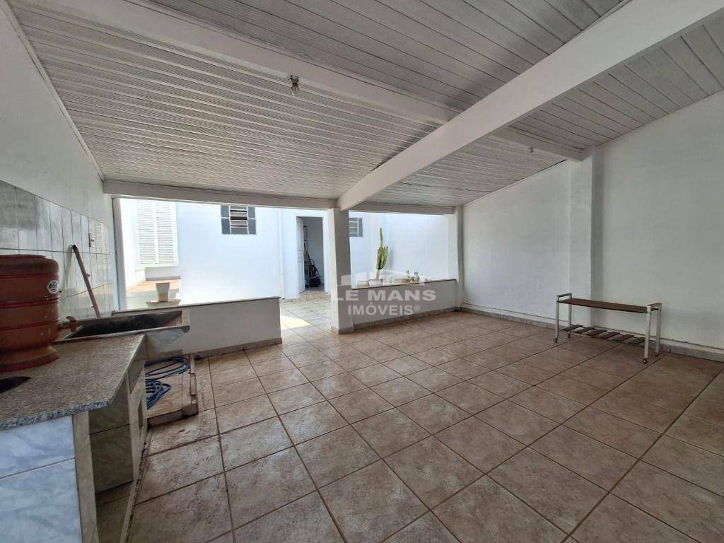 Casa à venda com 3 quartos, 122m² - Foto 3