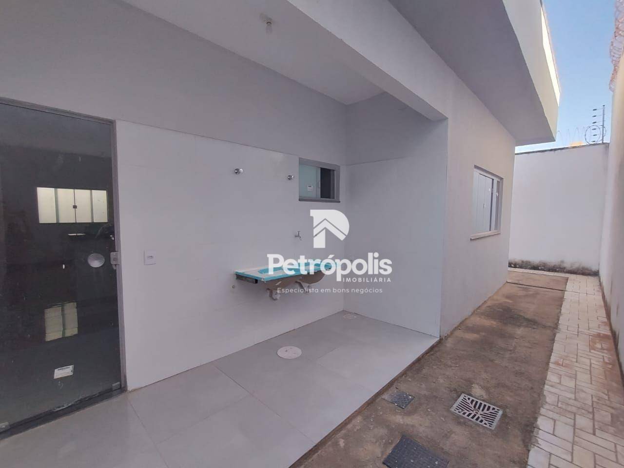 Casa à venda com 2 quartos, 68m² - Foto 2