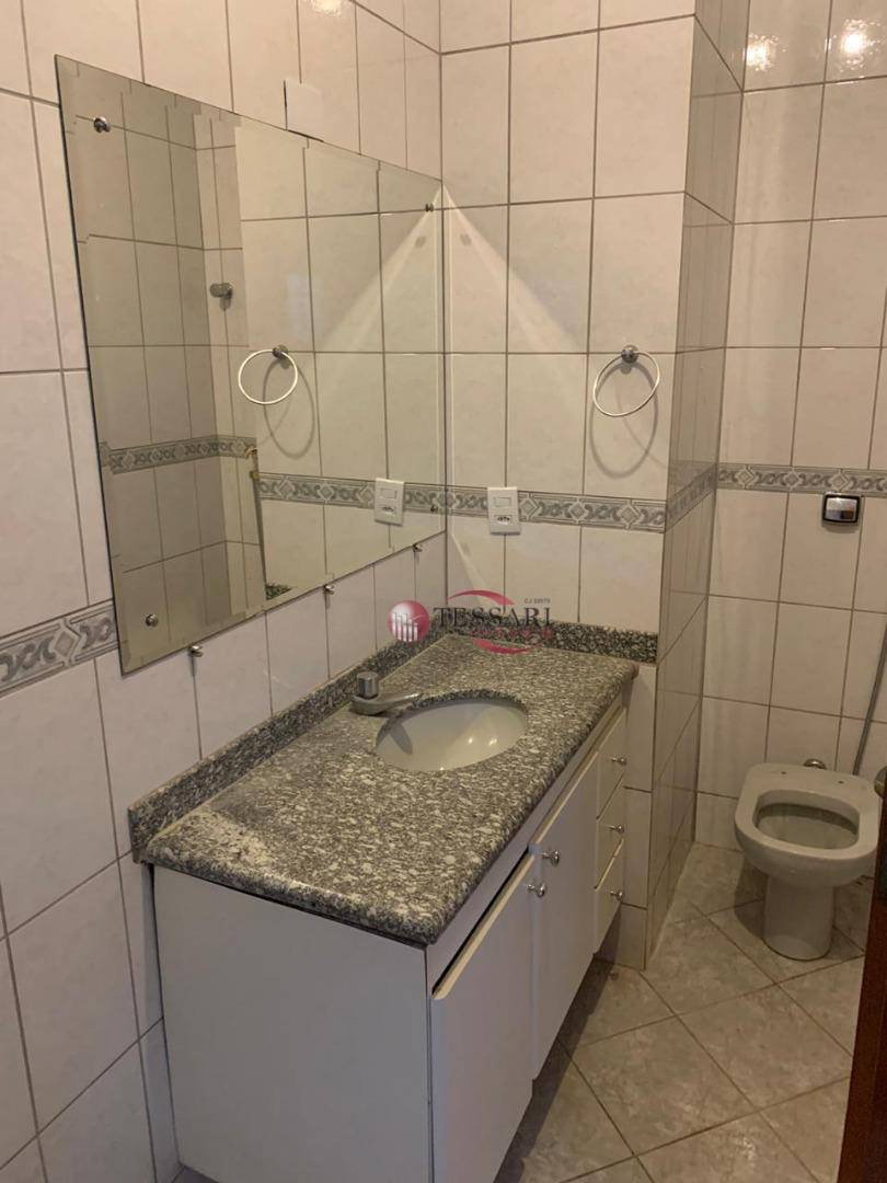 Casa à venda e aluguel com 2 quartos, 220m² - Foto 13