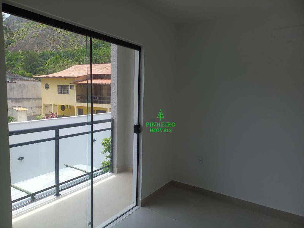 Casa à venda com 3 quartos, 202m² - Foto 3