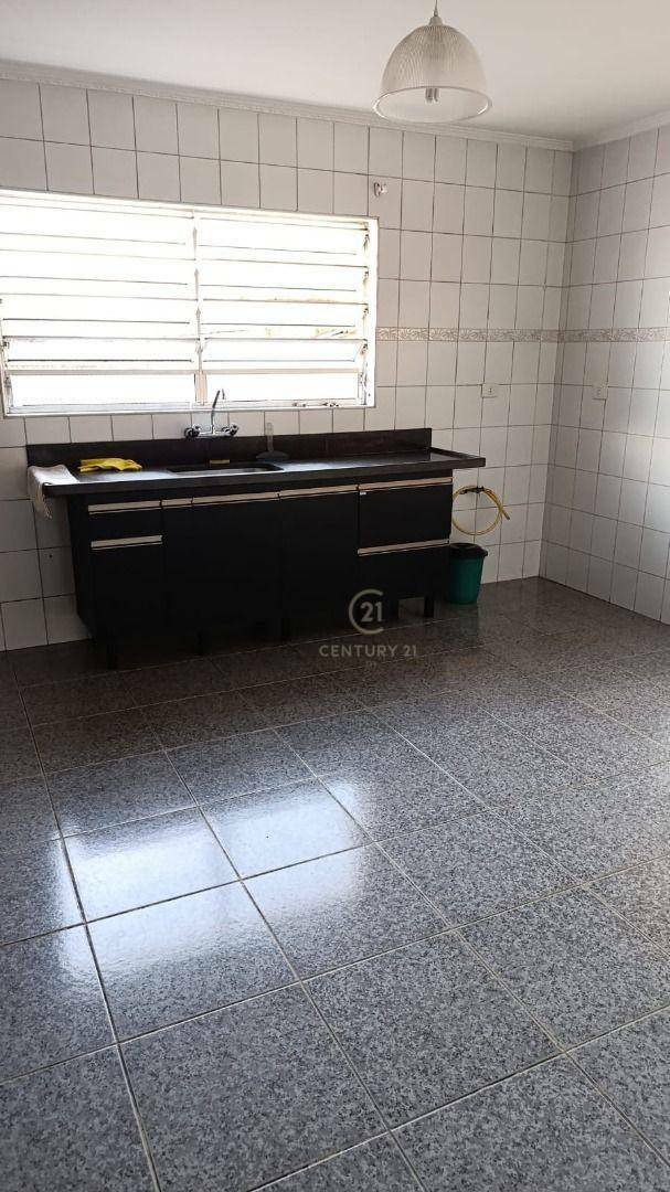 Casa à venda e aluguel com 3 quartos, 160m² - Foto 8