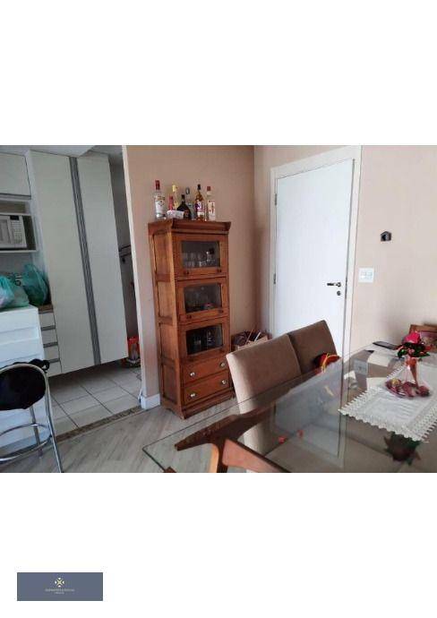 Apartamento à venda com 2 quartos, 79m² - Foto 2