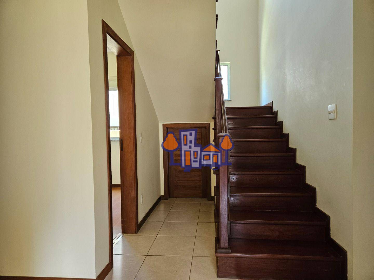 Casa à venda com 5 quartos, 326m² - Foto 9