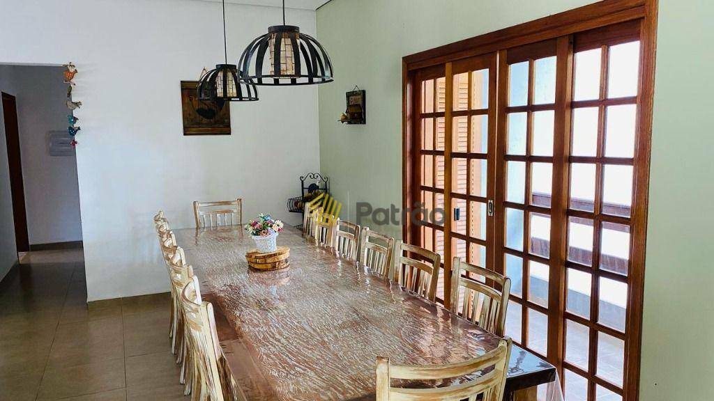Casa à venda com 3 quartos, 474m² - Foto 1