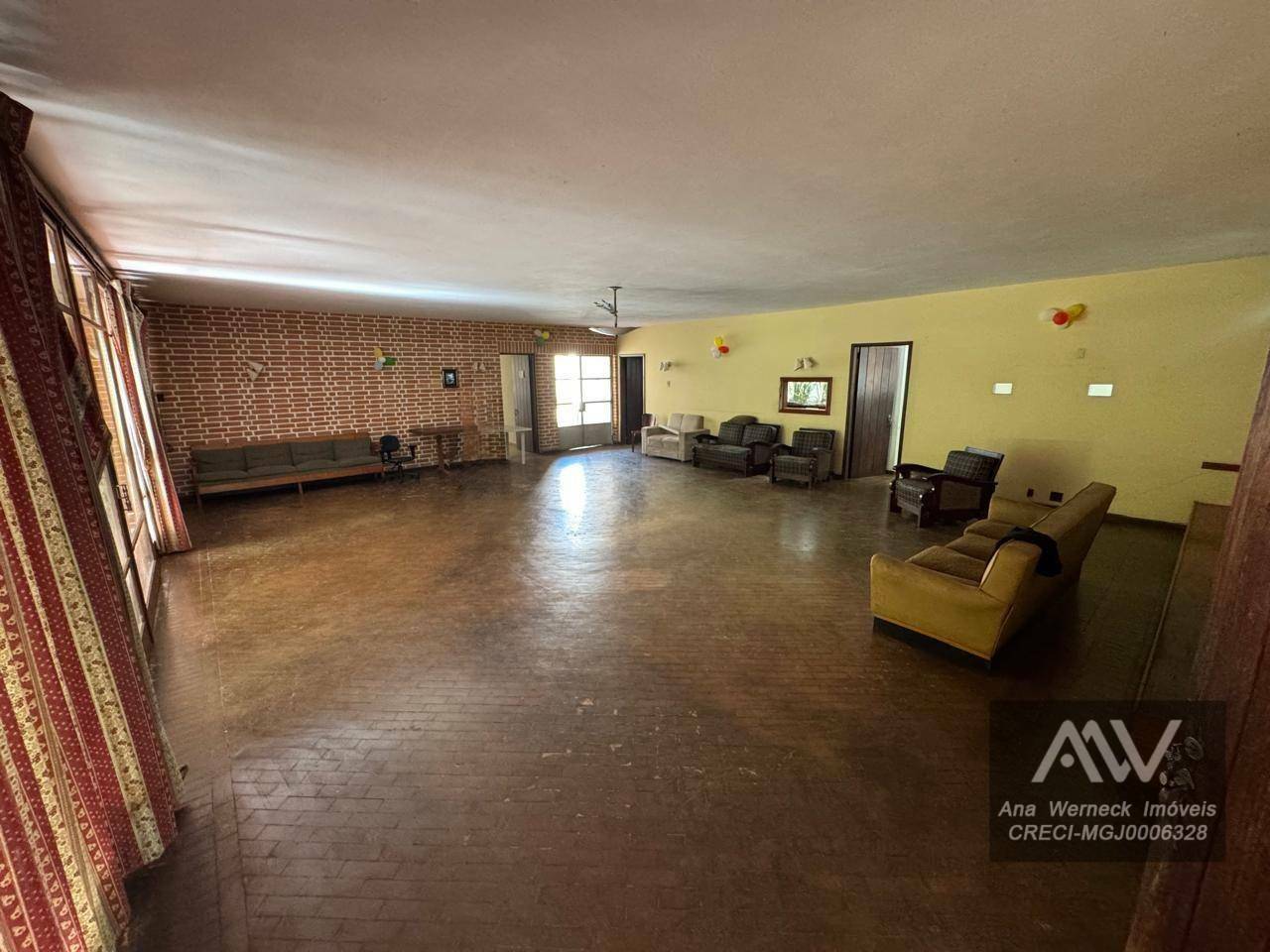 Chácara à venda com 8 quartos, 600m² - Foto 6