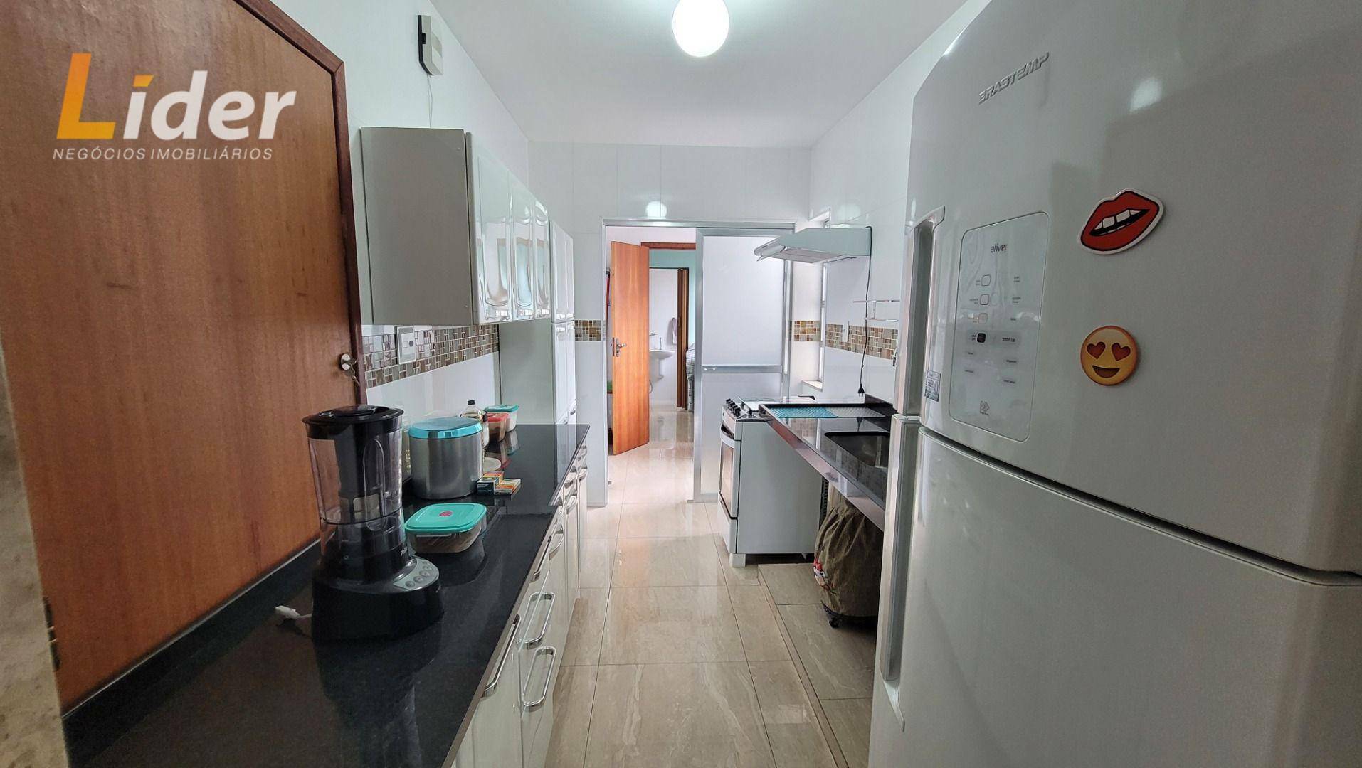 Apartamento à venda com 2 quartos, 68m² - Foto 13