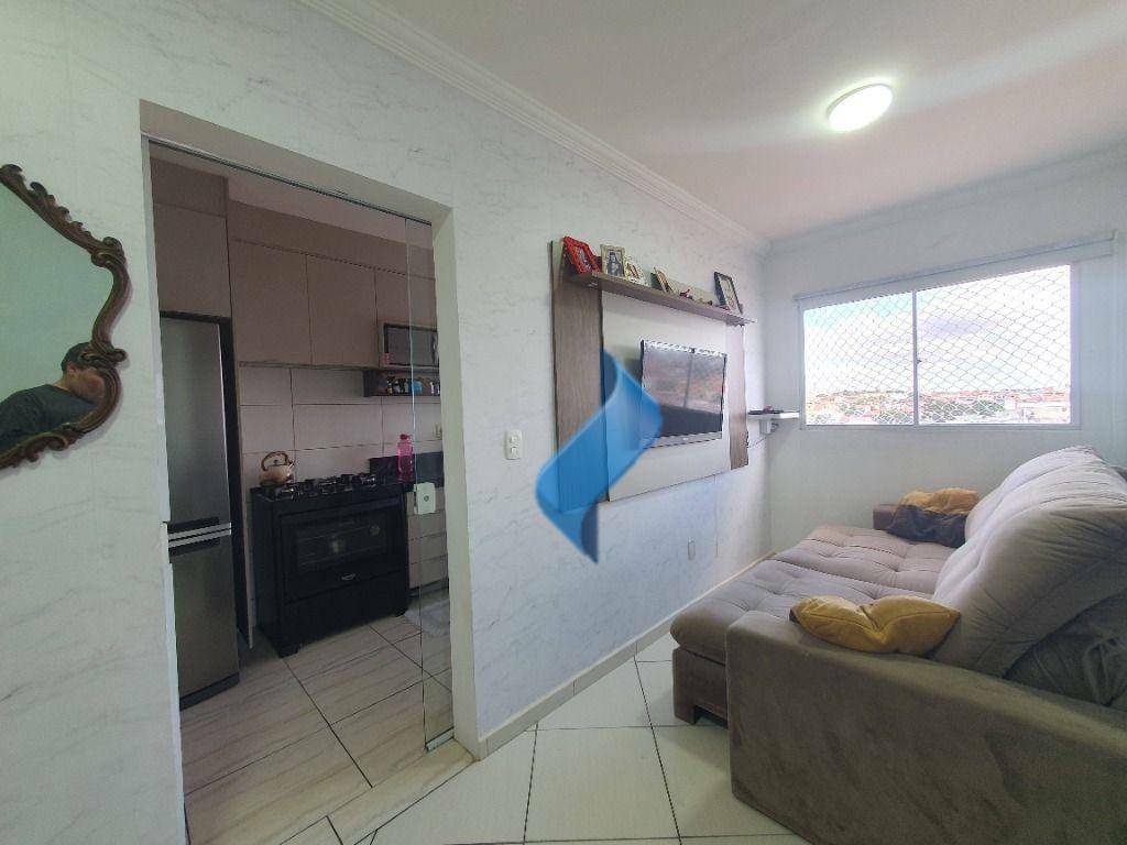 Apartamento à venda com 2 quartos, 77m² - Foto 3