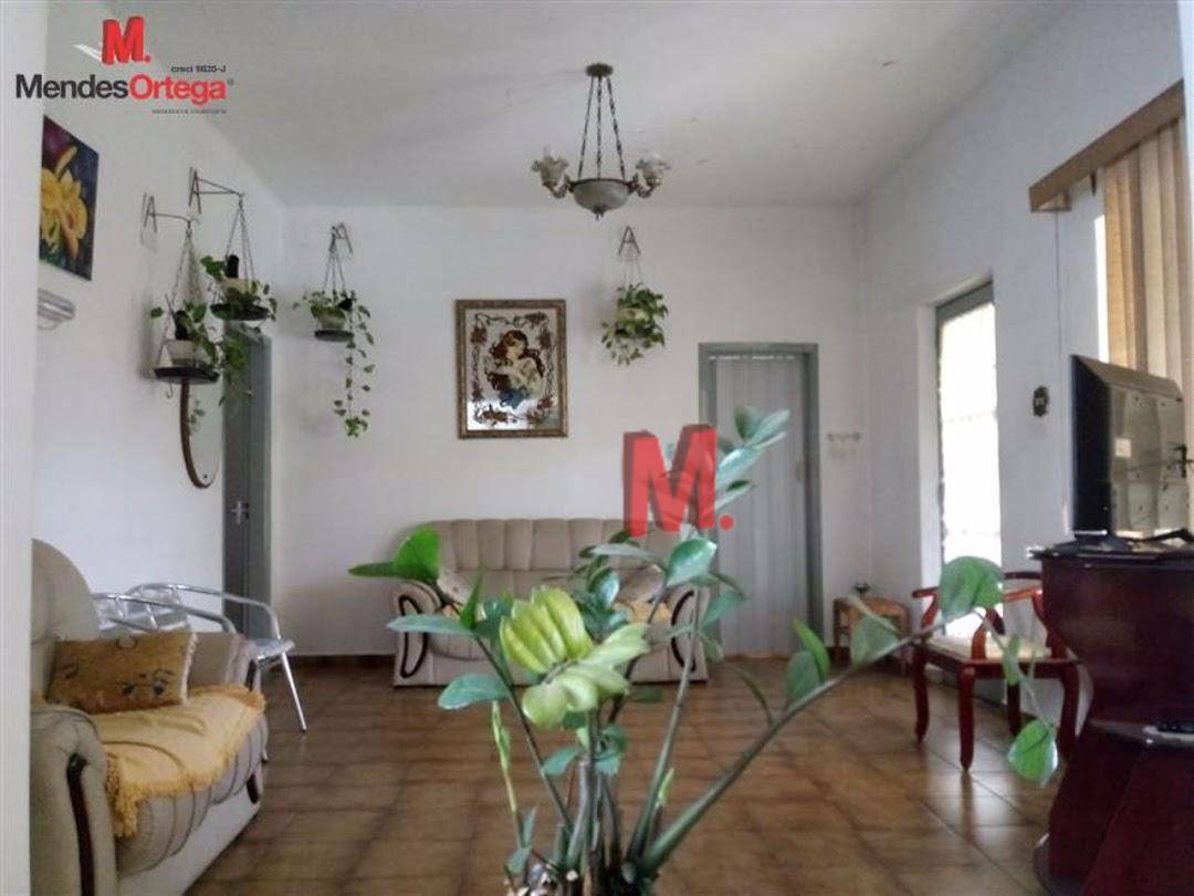 Casa à venda com 4 quartos, 218m² - Foto 4