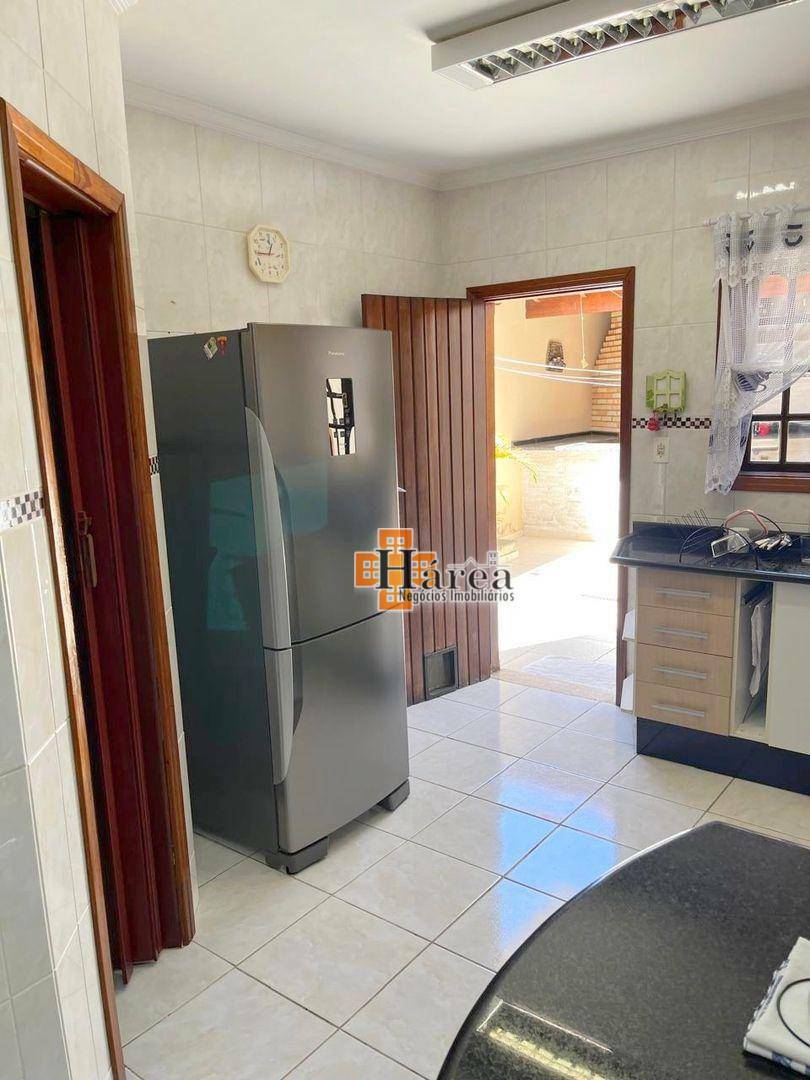 Sobrado à venda com 3 quartos, 200m² - Foto 20