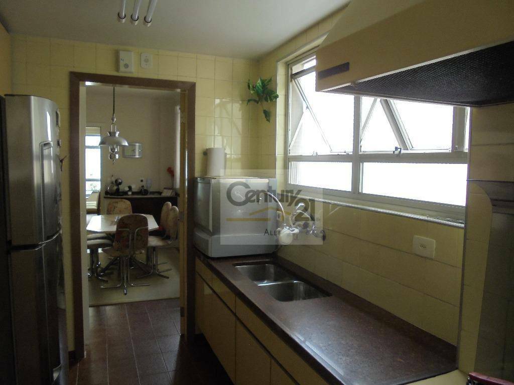 Apartamento à venda com 4 quartos, 210m² - Foto 25