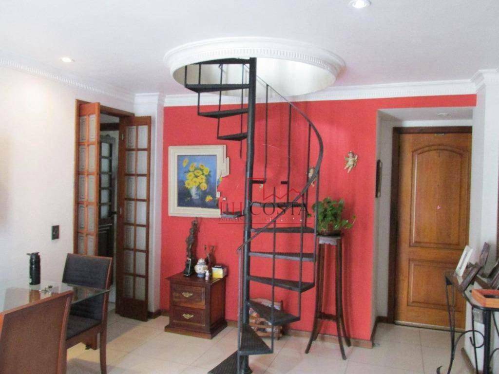 Cobertura à venda com 3 quartos, 202m² - Foto 1