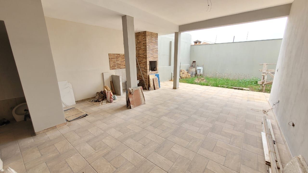 Casa à venda com 3 quartos, 160m² - Foto 1