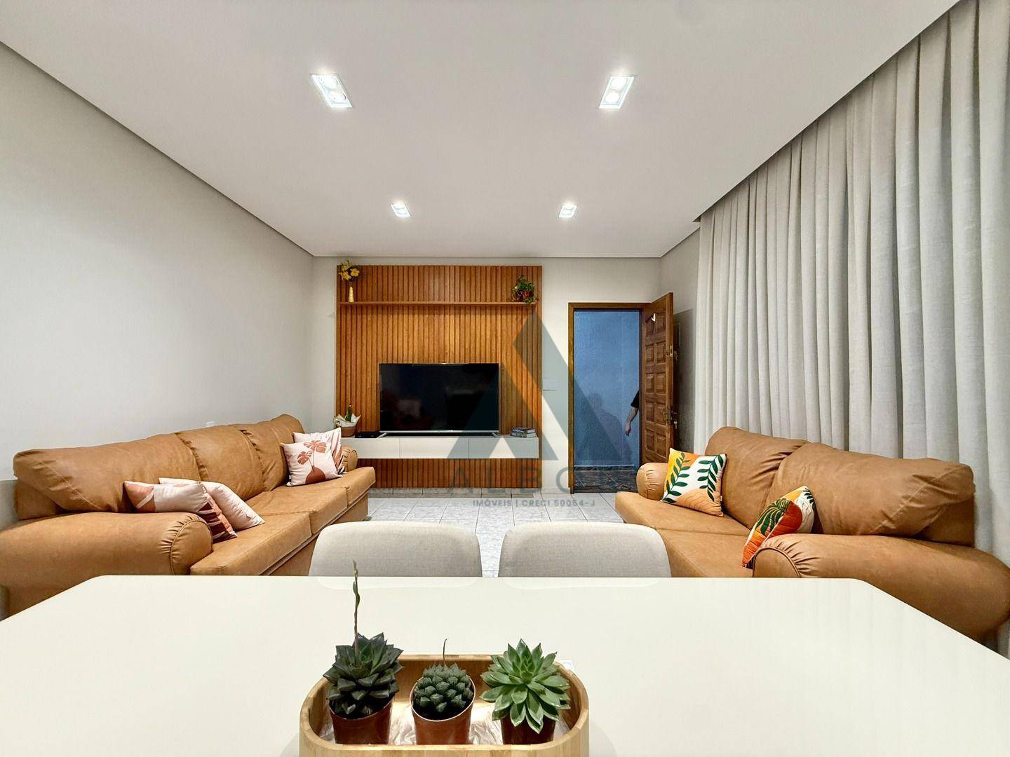 Casa, 2 quartos, 177 m² - Foto 1