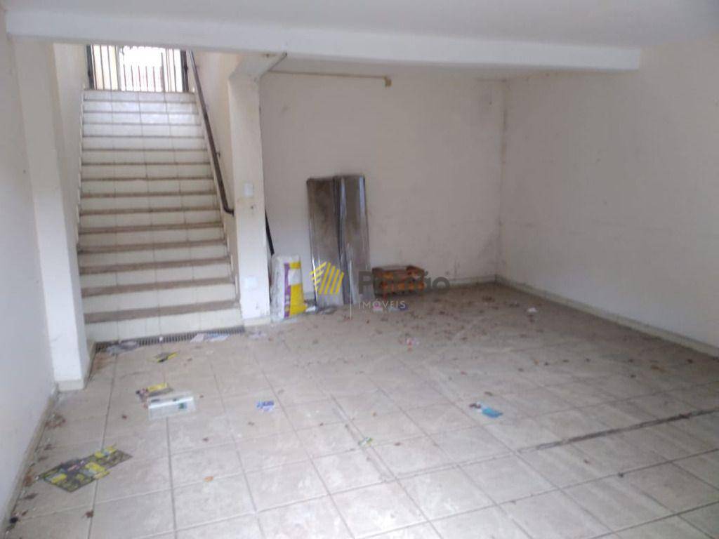 Sobrado à venda e aluguel com 3 quartos, 250m² - Foto 2