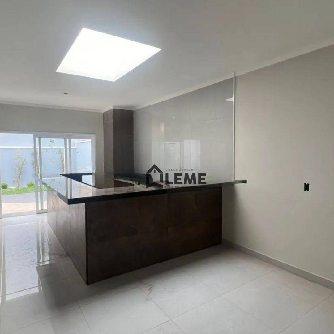 Casa à venda com 3 quartos, 159m² - Foto 4