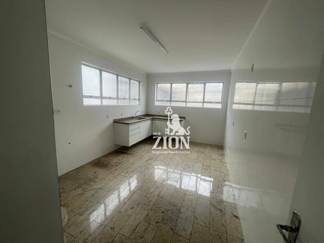 Sobrado à venda com 3 quartos, 220m² - Foto 4