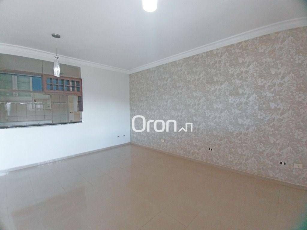 Casa à venda com 3 quartos, 245m² - Foto 3