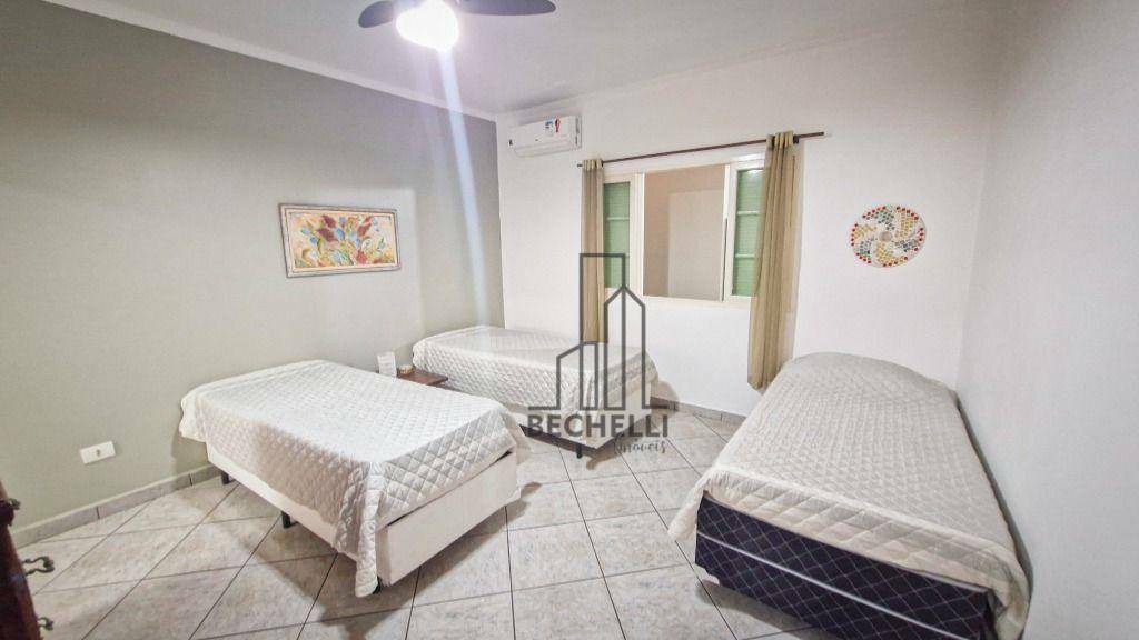 Casa para alugar com 4 quartos, 226m² - Foto 15