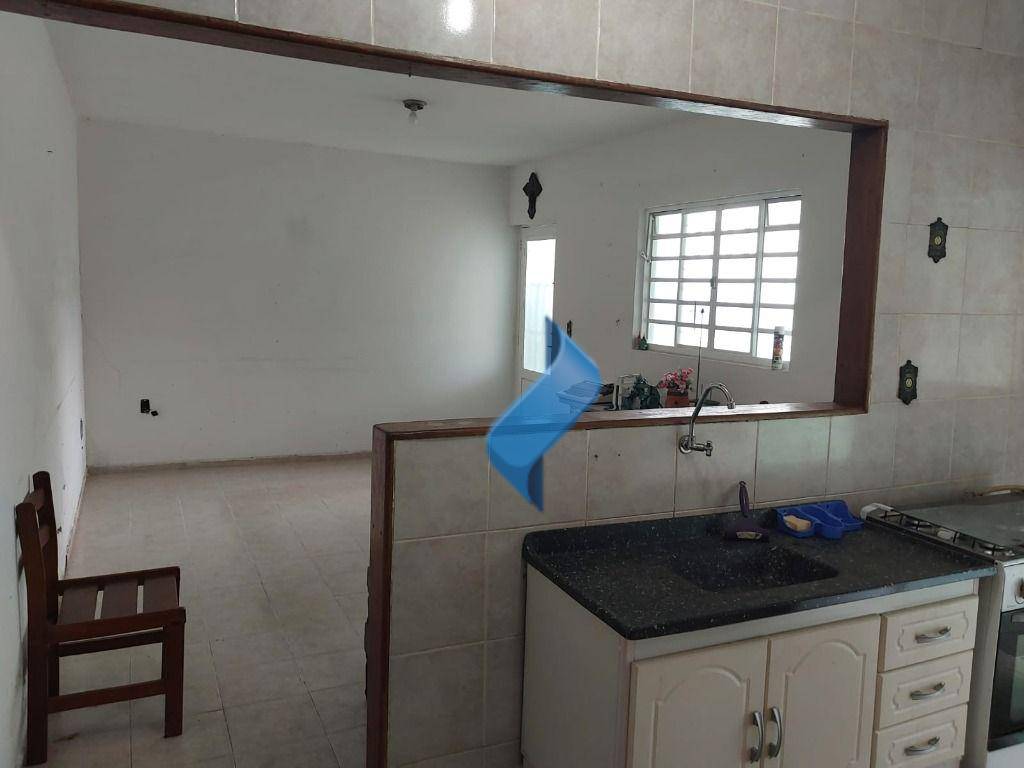 Casa à venda com 4 quartos, 304m² - Foto 8