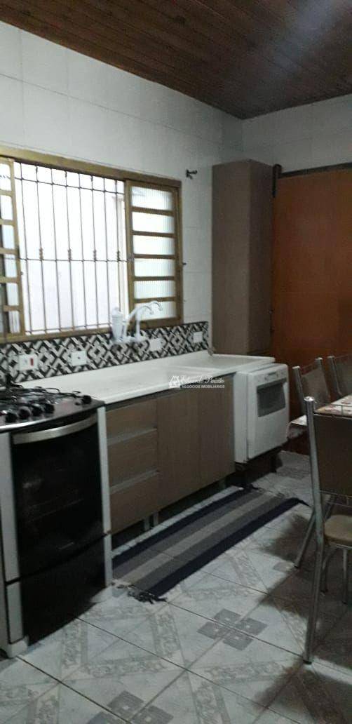 Casa à venda com 3 quartos, 109m² - Foto 4