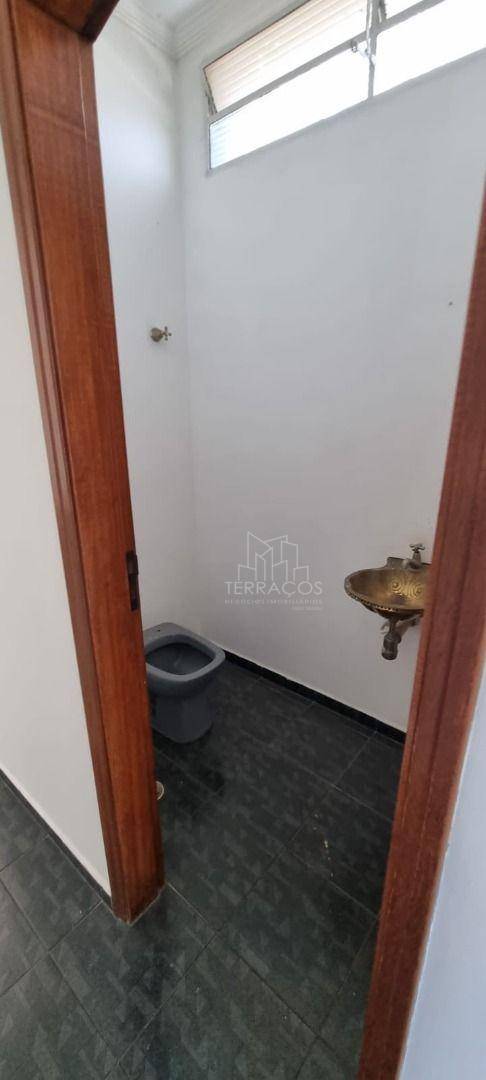 Sobrado à venda e aluguel com 4 quartos, 270m² - Foto 6