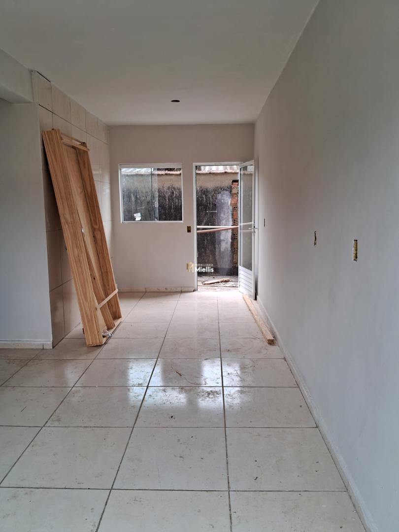 Casa à venda com 2 quartos, 60m² - Foto 5